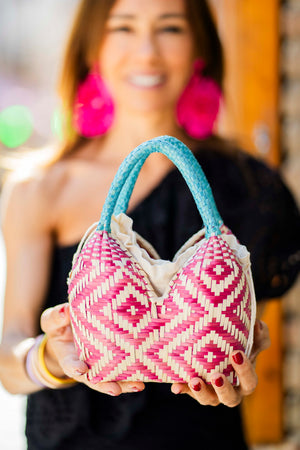 Bolso de Palma Natural Tetera ( Fucsia-Turquesa) - Mamen Aceña Bolso de Palma Natural Tetera ( Fucsia-Turquesa) - Mamen Aceña
