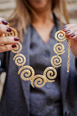 Choker-Collar Swirl Choker-Collar Swirl