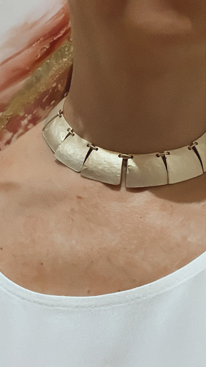 Choker-Collar Aten