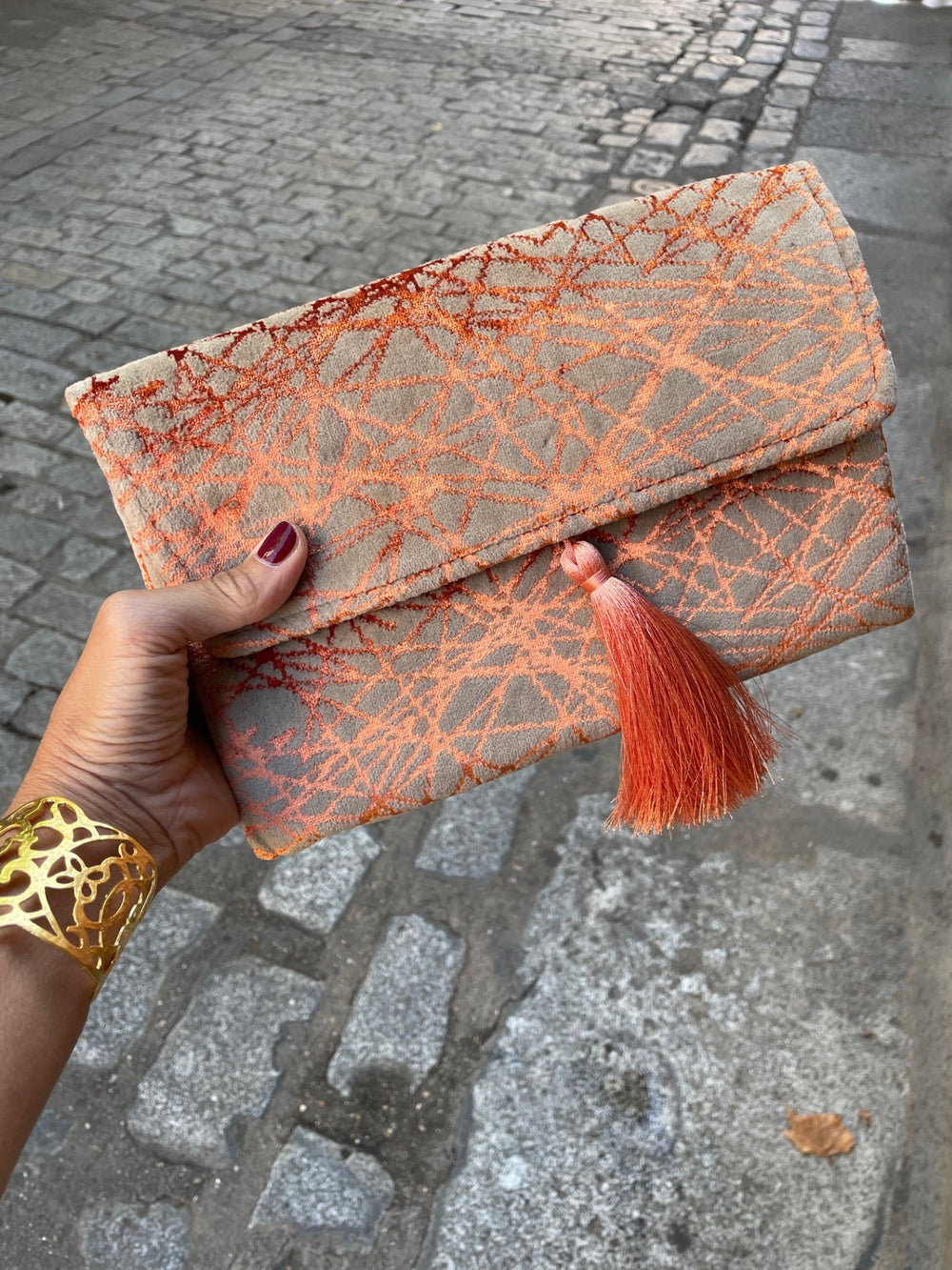 Cartera Ikat Carrot Cake