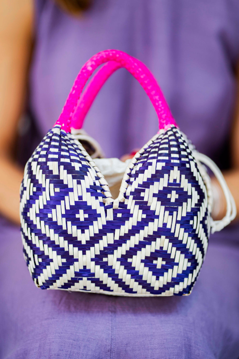 Bolso de Palma Natural Tetera ( Morado-Fucsia) - Mamen Aceña