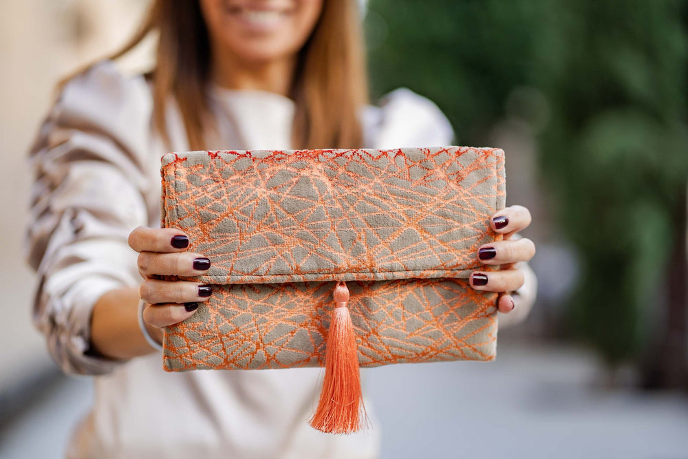 Cartera Ikat Carrot Cake