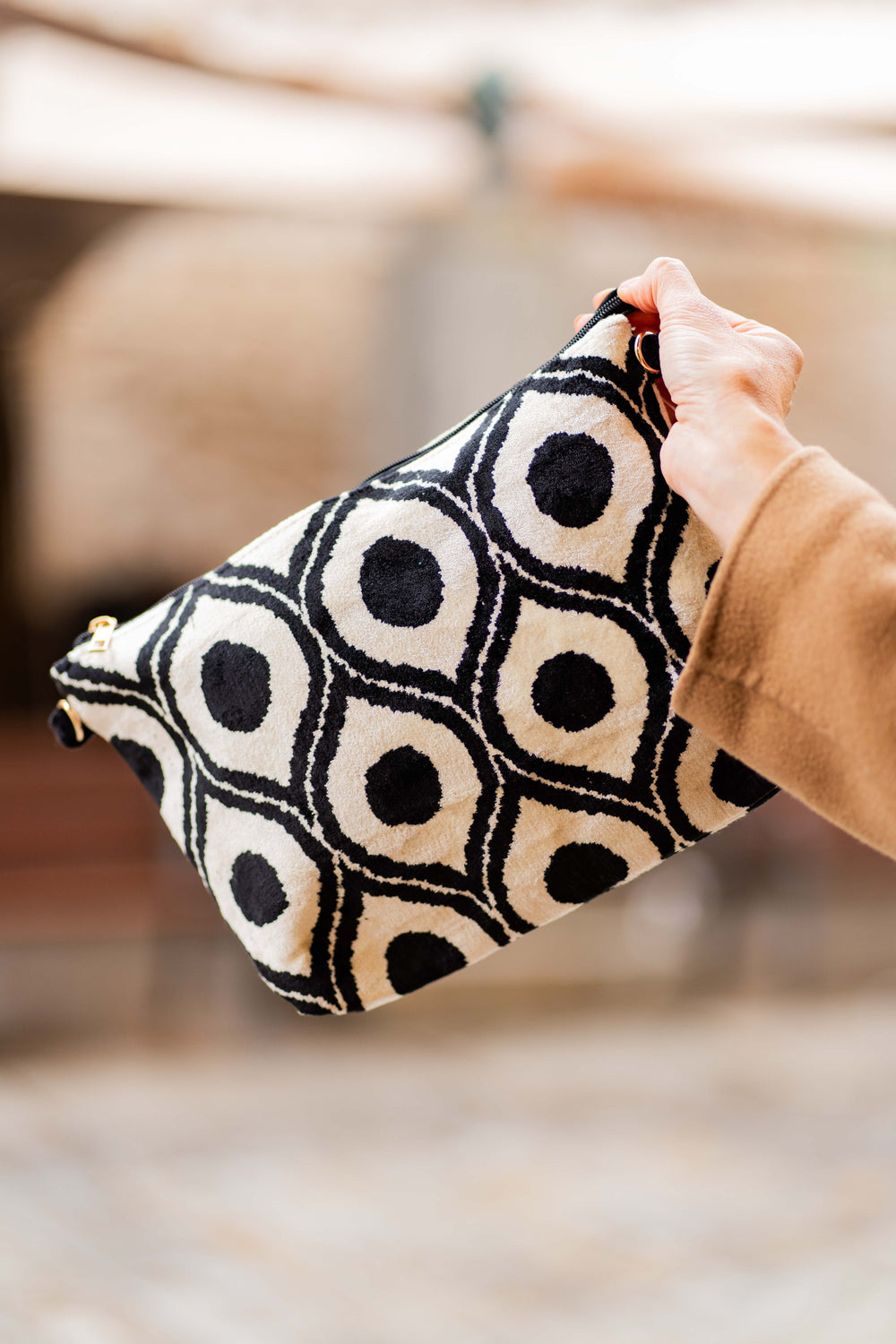 Bolso Ikat Beige-Negro - Mamen Aceña