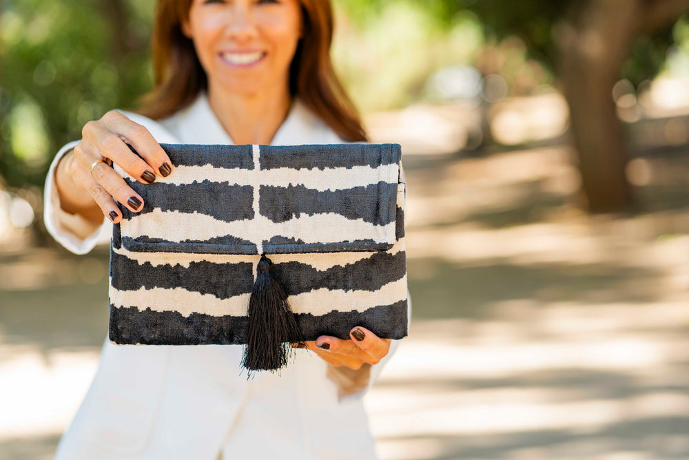 Cartera Ikat Gray Sensation